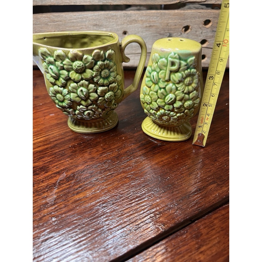 Vtg Inarco Green Creamer and Pepper Shaker MCM Japan Granny Core 1960's Daisy - Picture 4 of 8